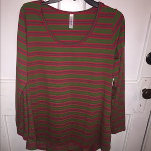 Lularoe tee